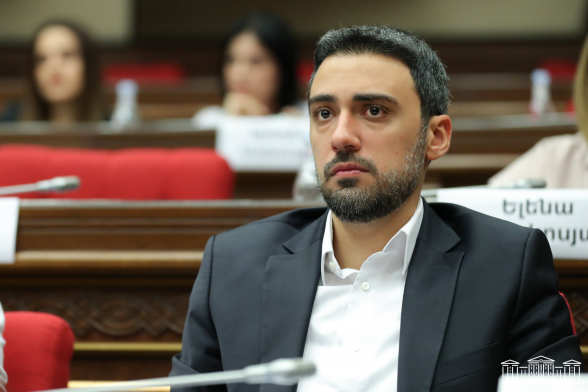Самое большое неуважение к НС – это то, что трое депутатов арестованы – Арам Вардеванян (видео)